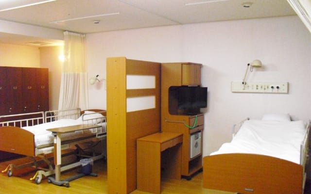 病室(4人床)